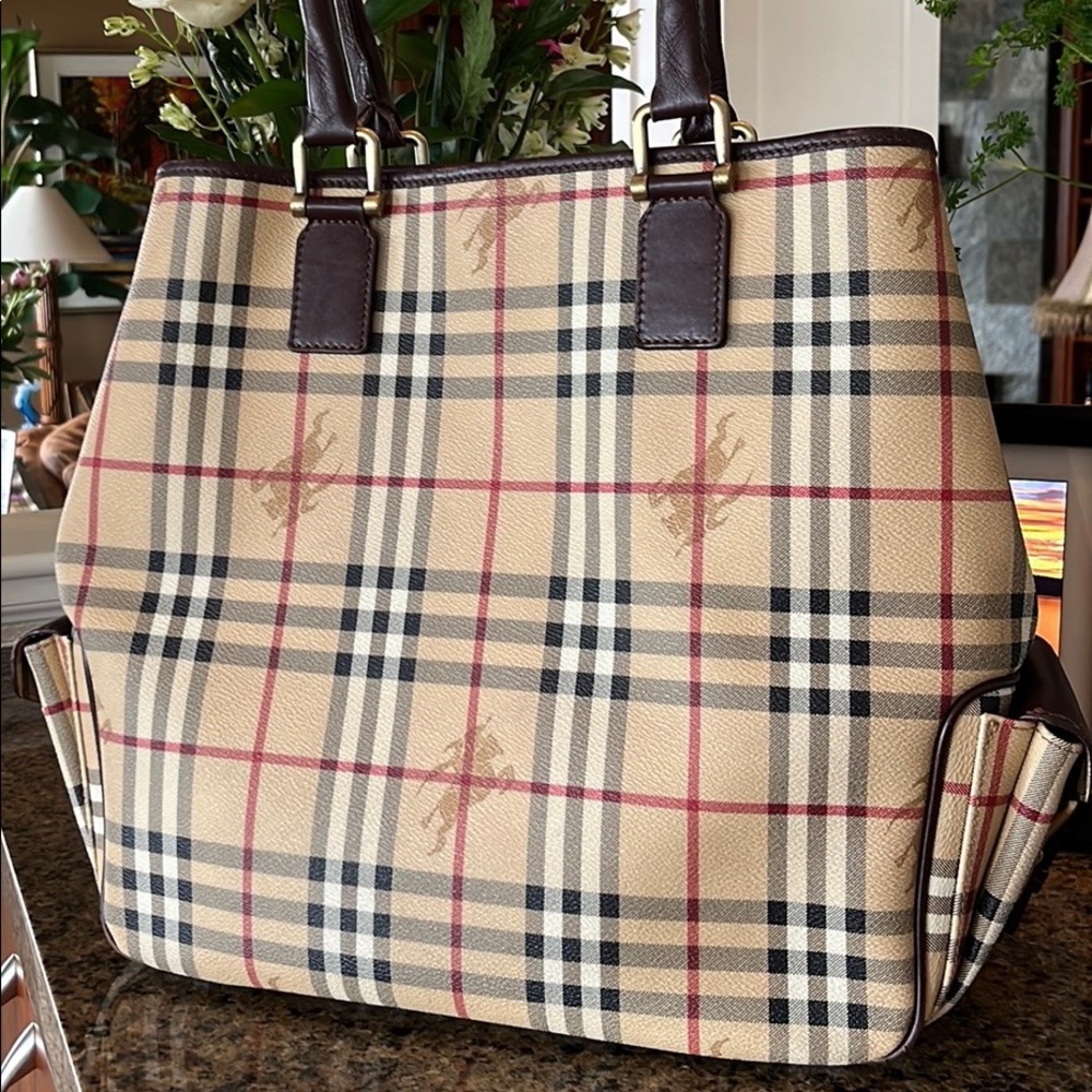 VINTAGE Burberry! excellent,like new!clean, good smell, great opportunity!